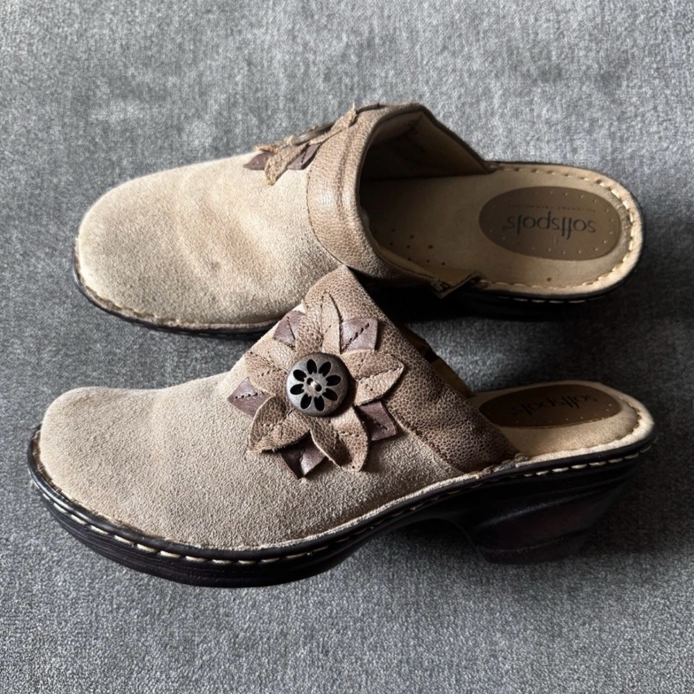 Softspots Women's Beige and Brown Mules with Floral Accent